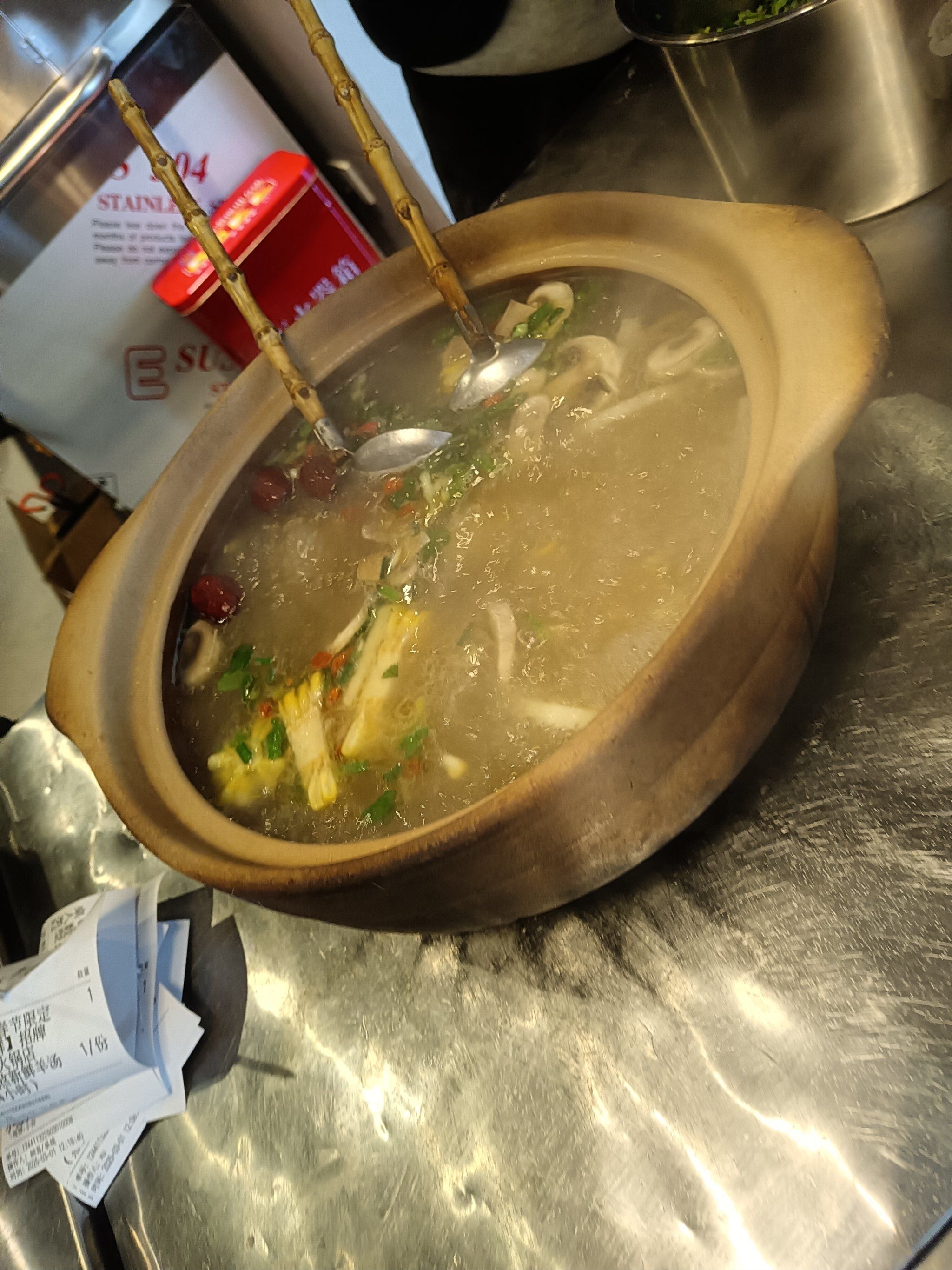 煲羊骨头汤要放什么配料